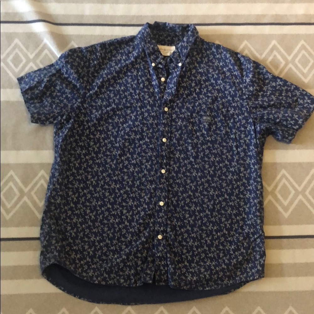 Men’s Ralph Lauren collared shirt